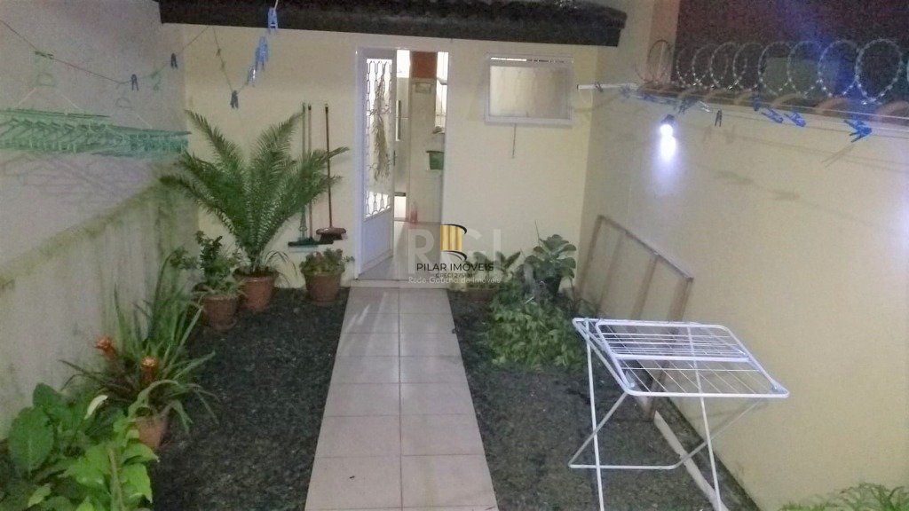 Casa no Centro de Gravatai de 2 dormitórios e vaga