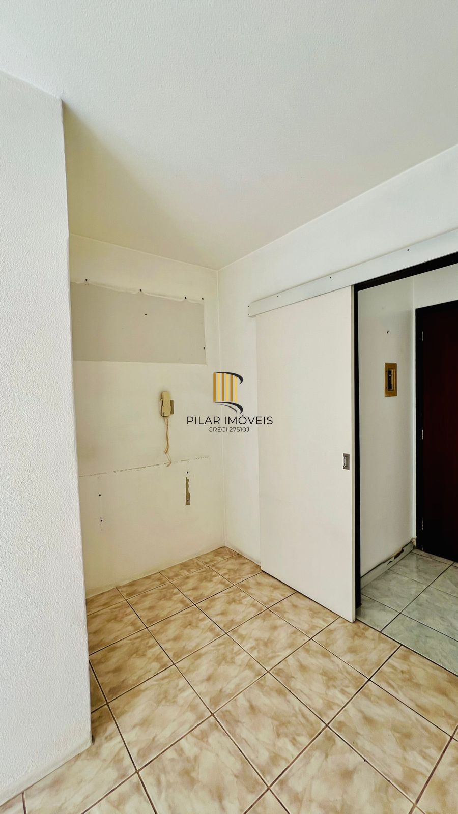 Apartamento no bairro Teresópolis de 2 dormitórios DESOCUPADO