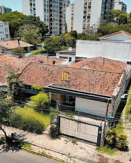 Casa no Bairro Jardim Lindóia de 3 dormitórios e 3 vagas