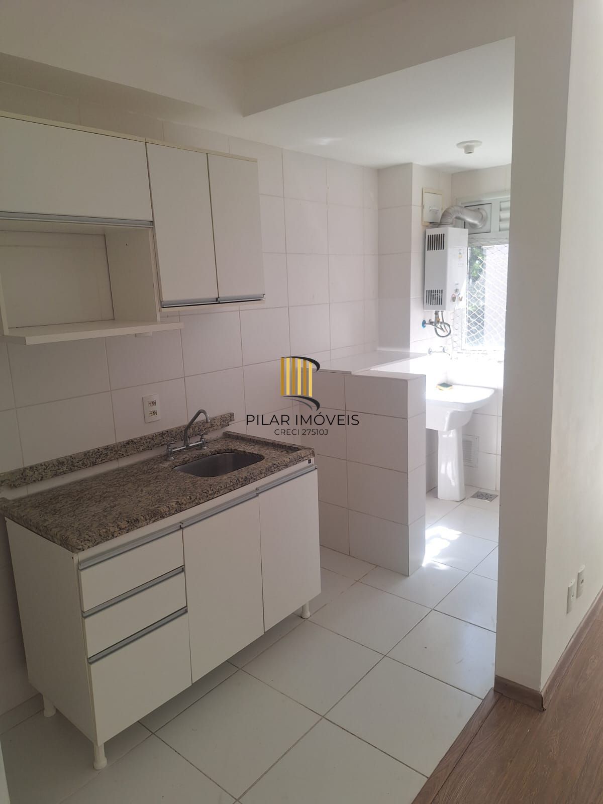 Apartamento no bairro Teresópolis de 2 dormitórios vaga infra DESOCUPADO