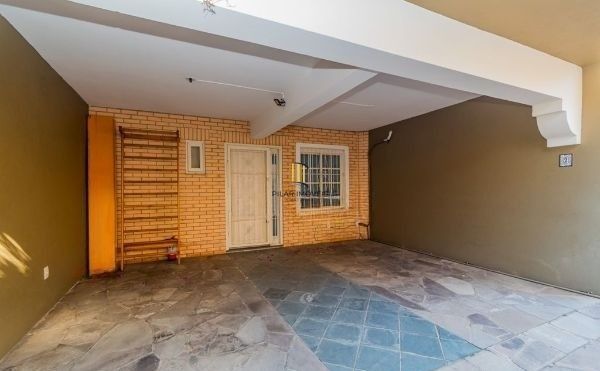 Casa em Condomínio em Ipanema de 3 dormitórios e 2 vagas