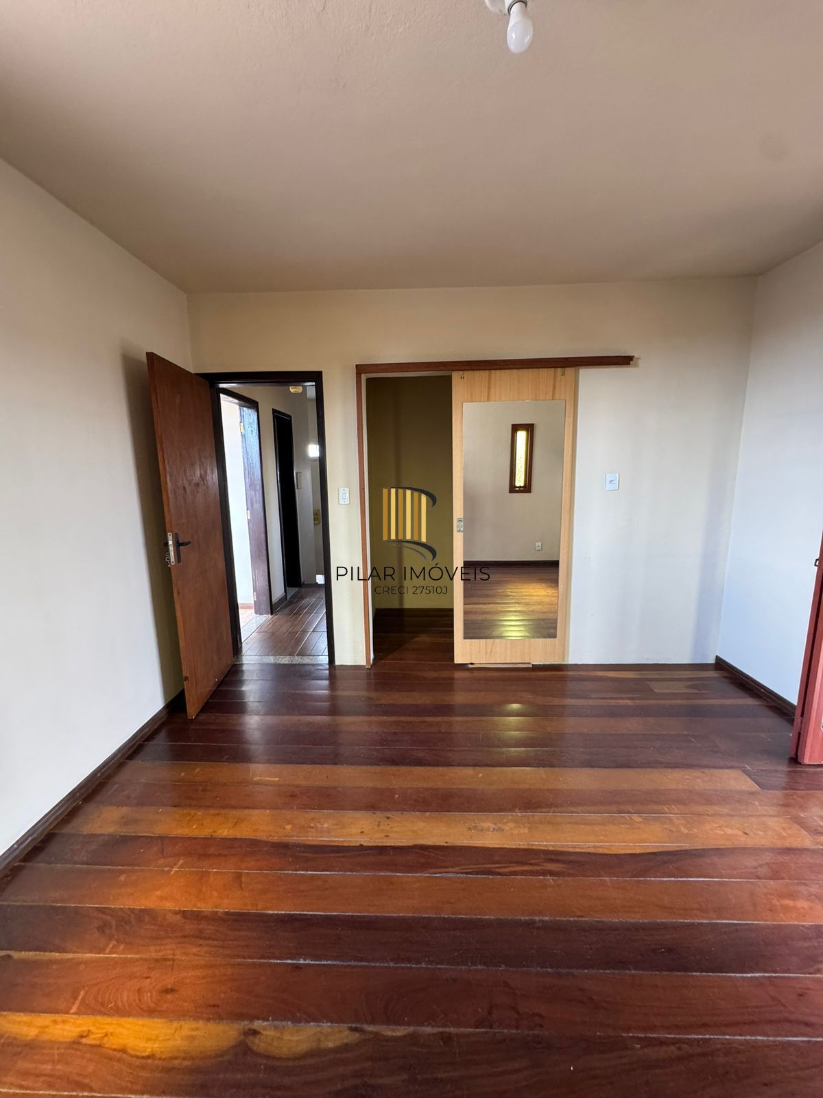 Casa 4 dorms à venda Avenida Manoel Elias, Porto Alegre.