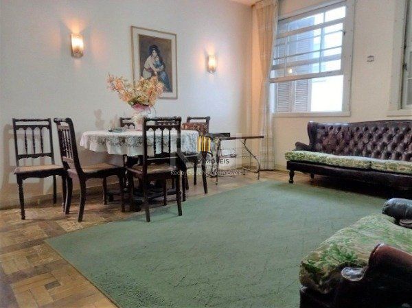 Apartamento no Bom Fim de 3 dormitórios frente com 103m²