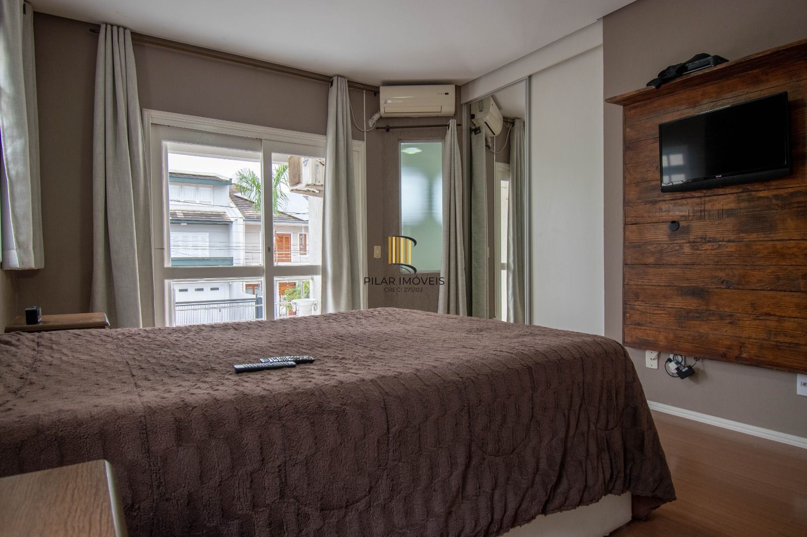 Casa sobrado no bairro Mont Serrat em Canoas