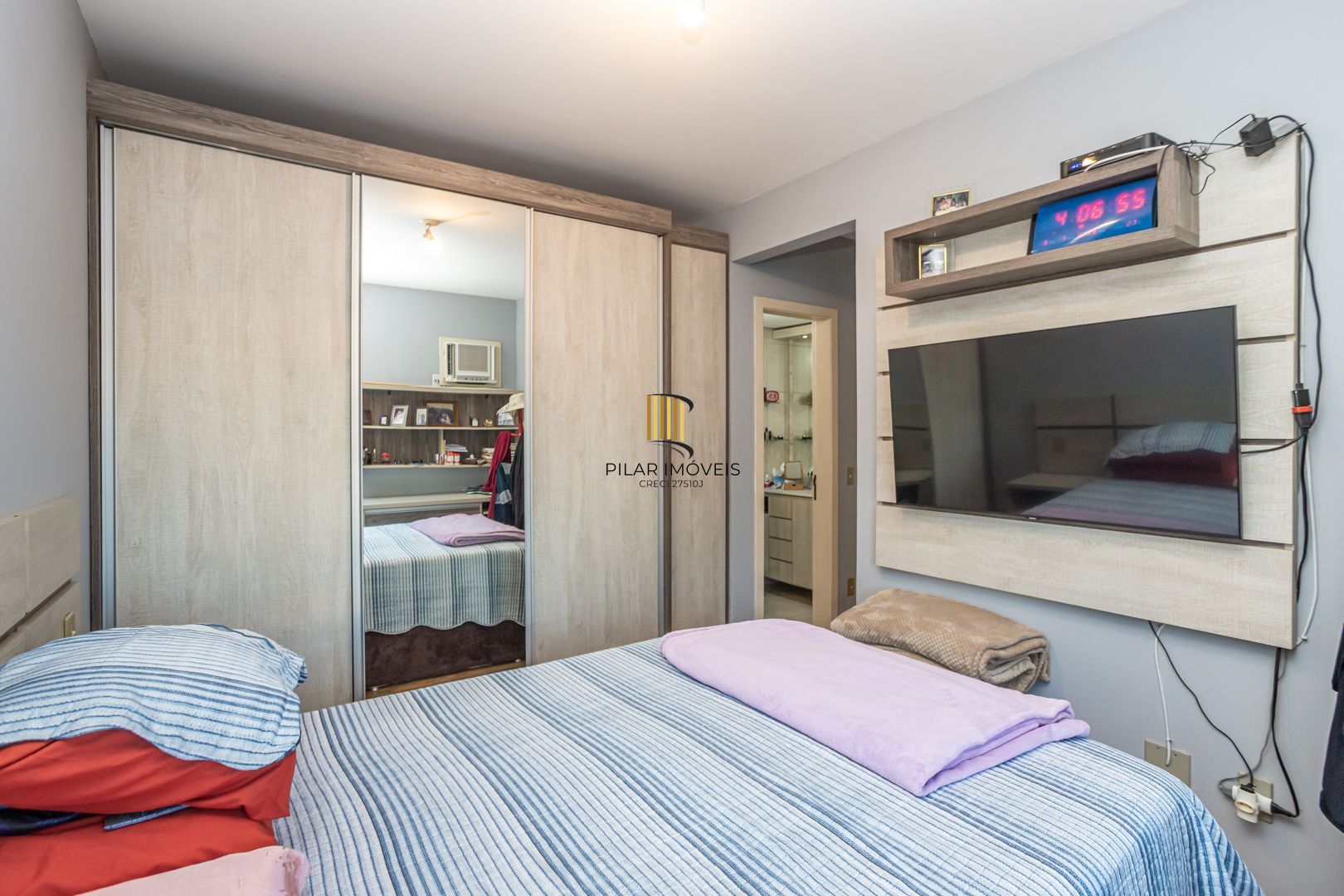 Apartamento no Cristal de 3 dormitórios , 2 vagas e infra