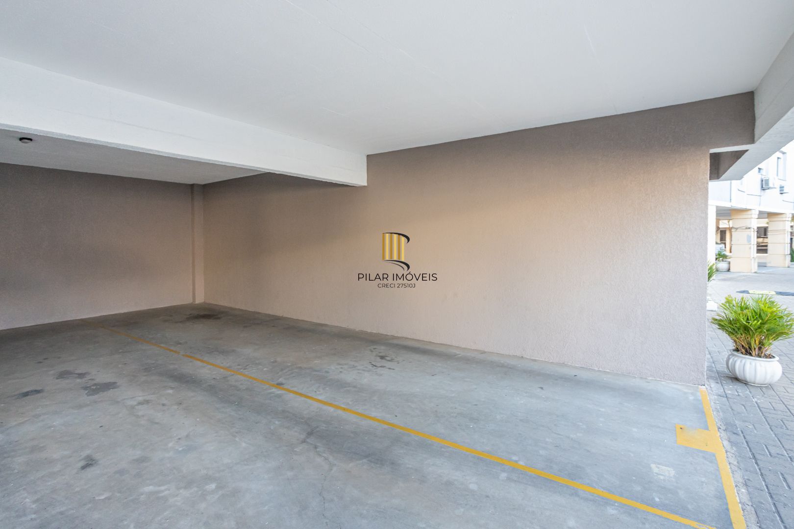 Apartamento no Cristal de 3 dormitórios , 2 vagas e infra