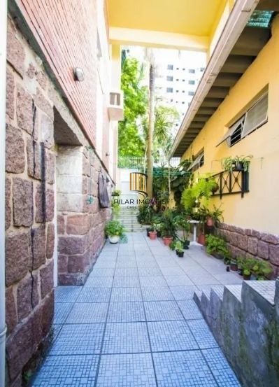Casa sobrado no Petrópolis com 7 dormitórios e 4 vagas