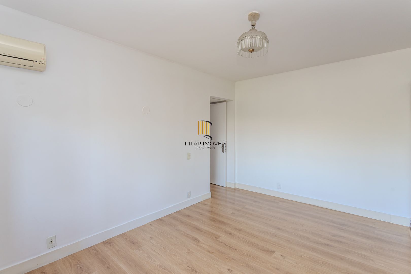 Apartamento no Moinhos de Vento de 3 dormitórios vaga e infra DESOCUPADO