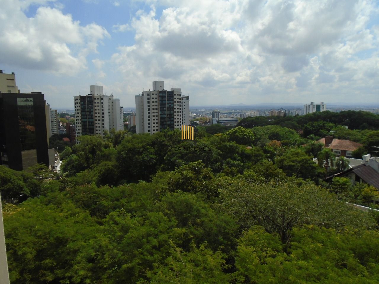 Apartamento 2 dormitórios no bairro Três Figueiras