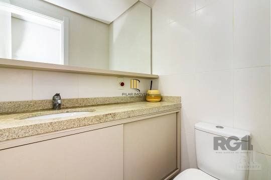 Apartamento  no Menino Deus de 3 dormitórios e 2 vagas