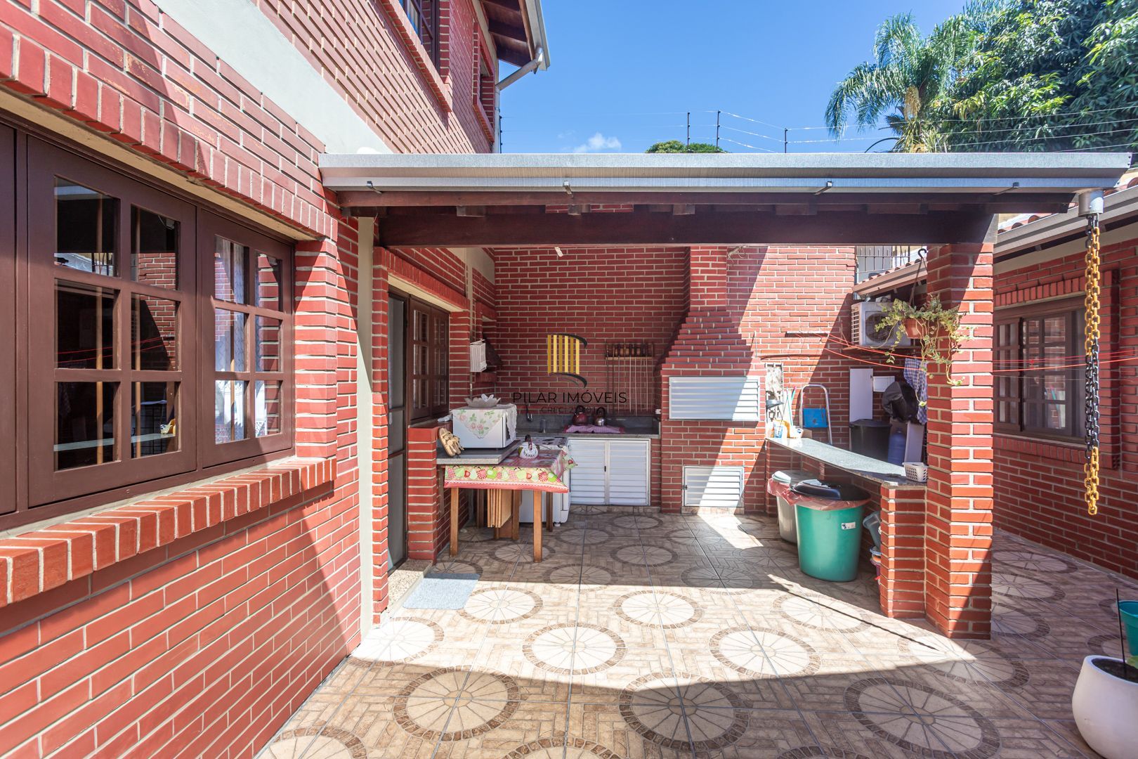 Casa 3 dormitórios no bairro Camaquã