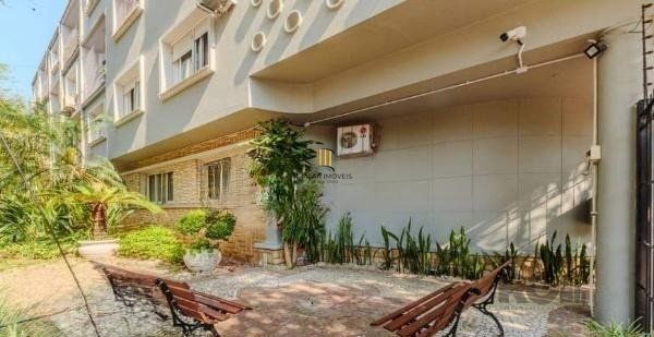 Apartamento no bairro Auxiliadora de 3 dormitórios