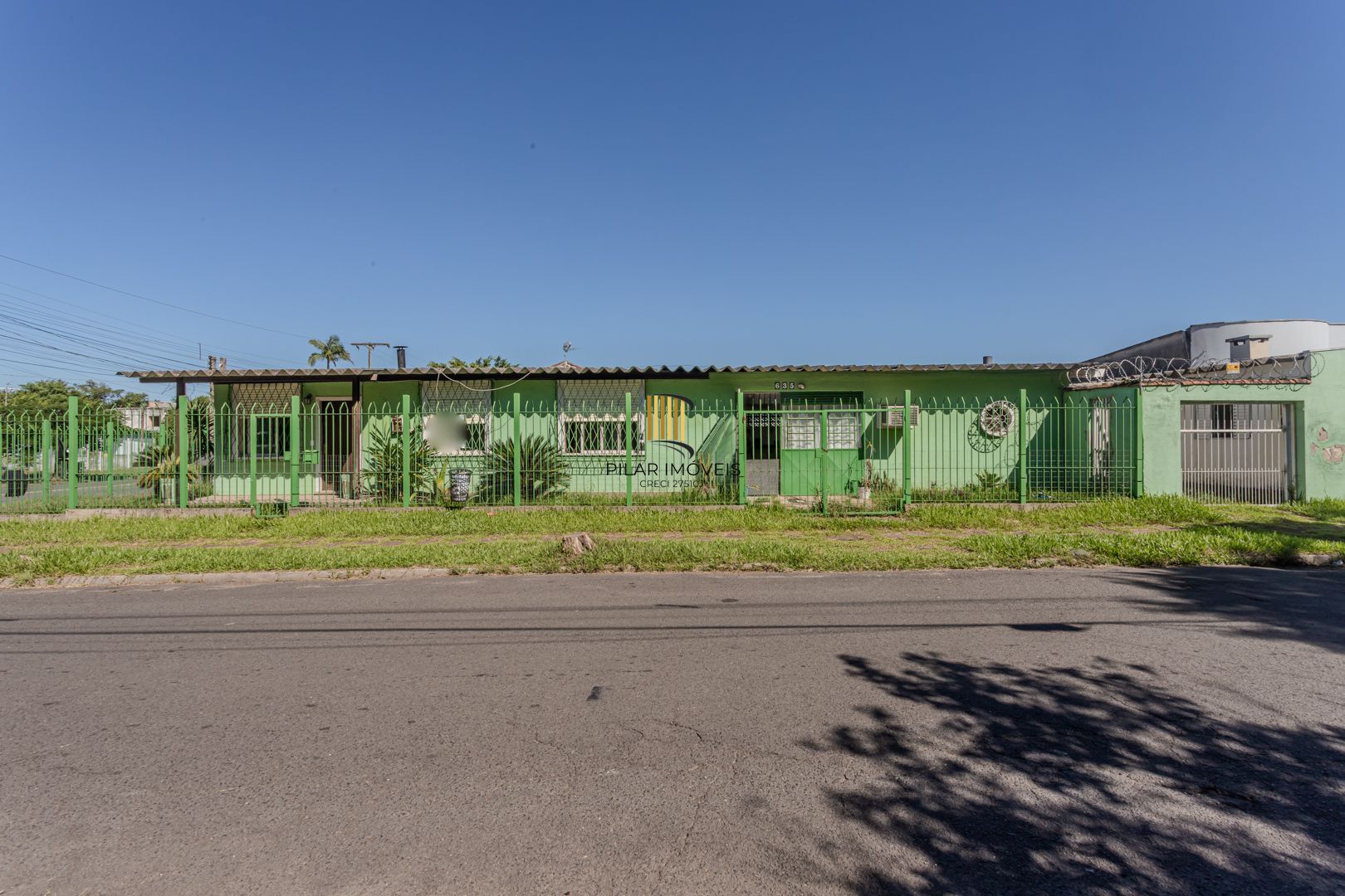 Casa 4 dormitórios no bairro Rubem Berta - Pilar Imóveis