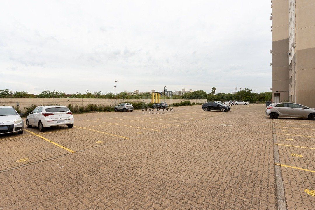 Apartamento de 2 dormitórios e vaga no Humaitá