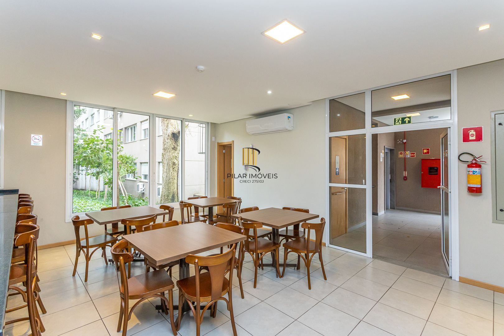 Apartamento no bairro Teresópolis de 2 dormitórios vaga e infra