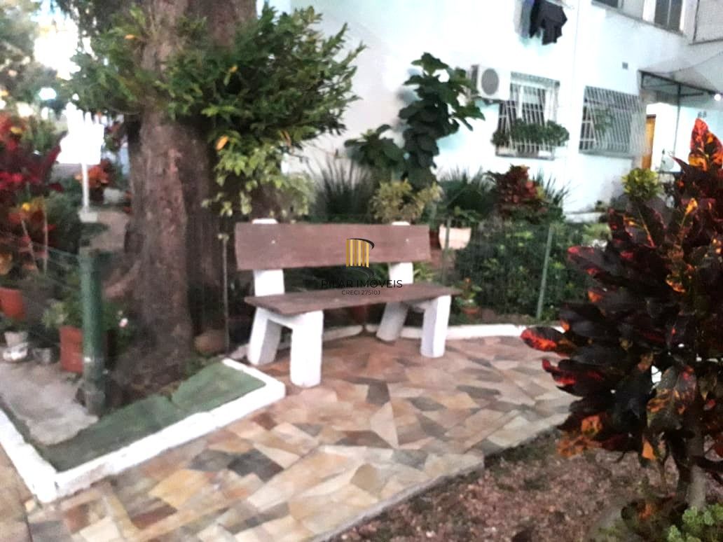 Apartamento MOBILIADO de 1 dormitório no bairro Vila Ipiranga Desocupado