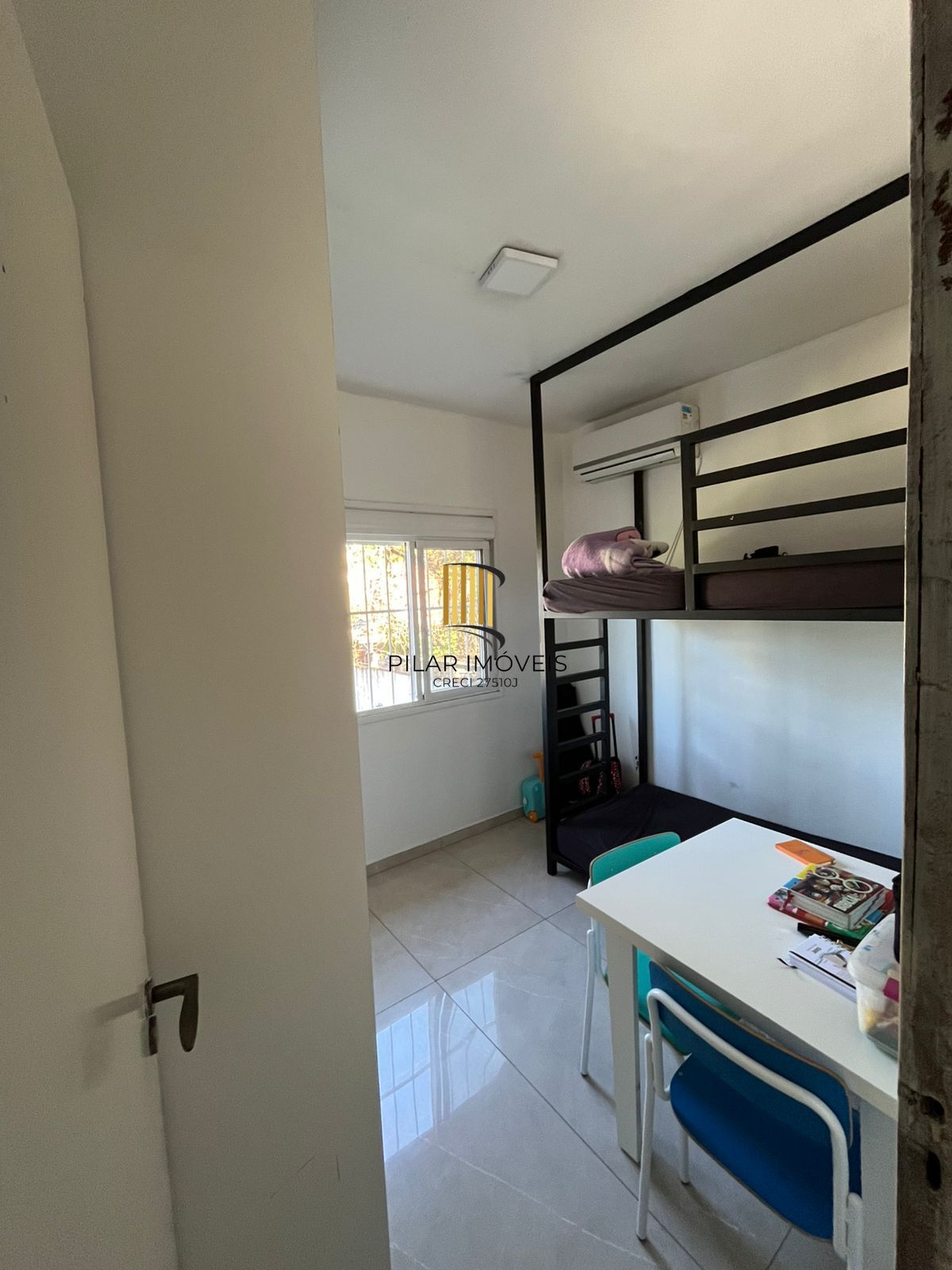 Casa no bairro Três Figueiras II em Viamão de 2 dormitórios e pátio com piscina