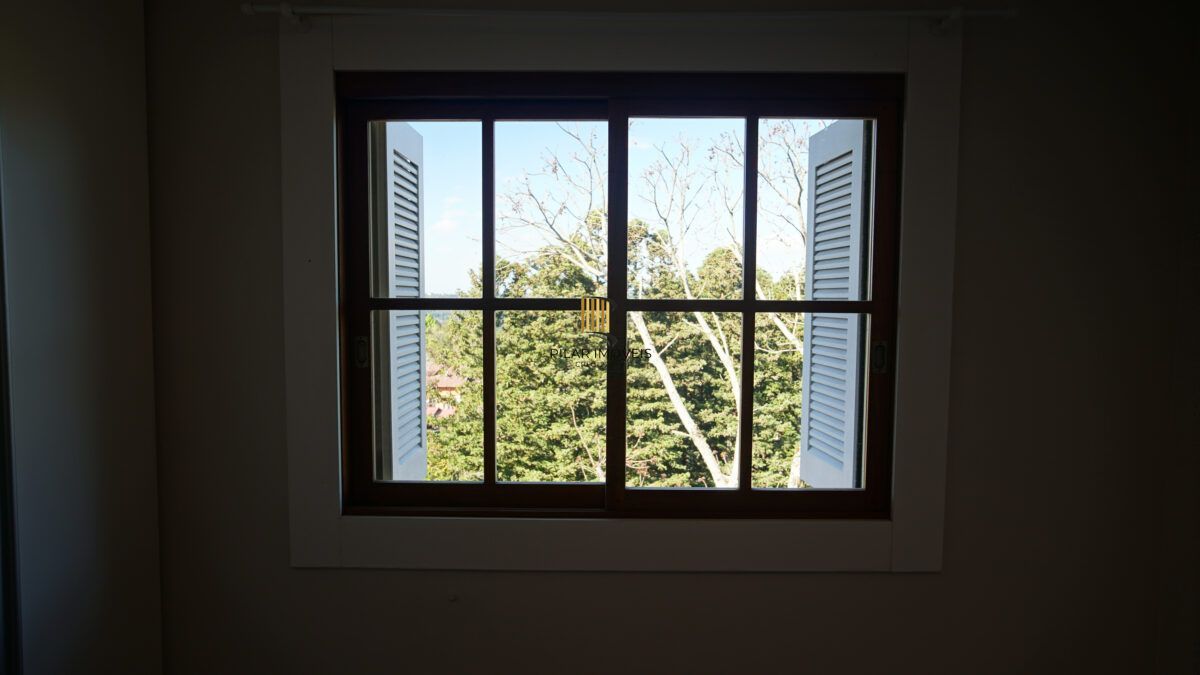 Cobertura no bairro Lago Negro em Gramado de 3 dormitórios e vaga