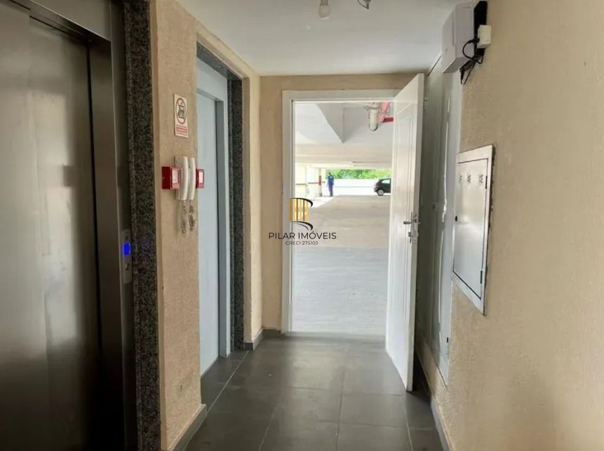 Apartamento no bairro Cavalhada de 3 dormitórios e 2 vagas