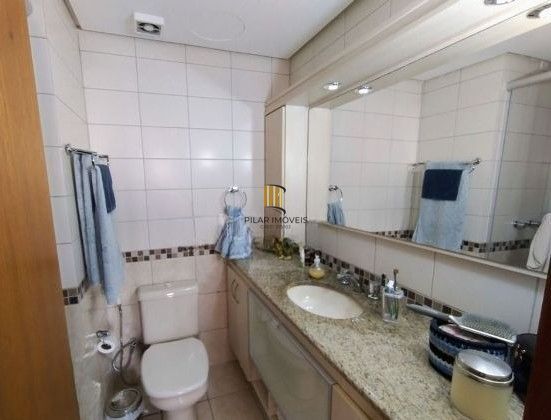 Apartamento no bairro Teresópolis de 2 dormitórios e vaga
