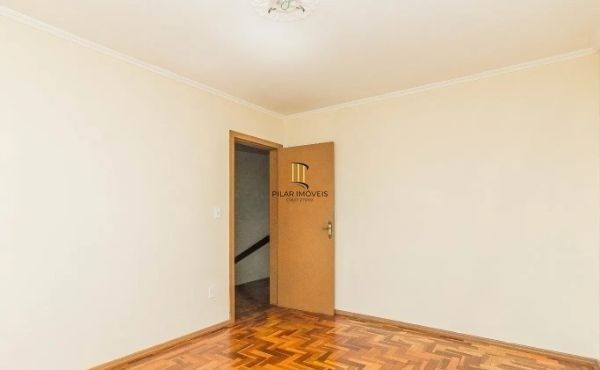 Casa no Sarandi de 4 dormitórios e 4 vagas