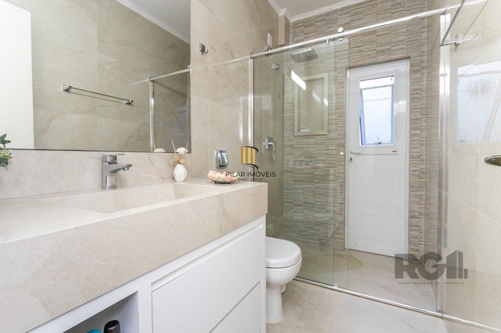 Casa no bairro Vila Ipiranga de 3 dormitórios e 3 vagas