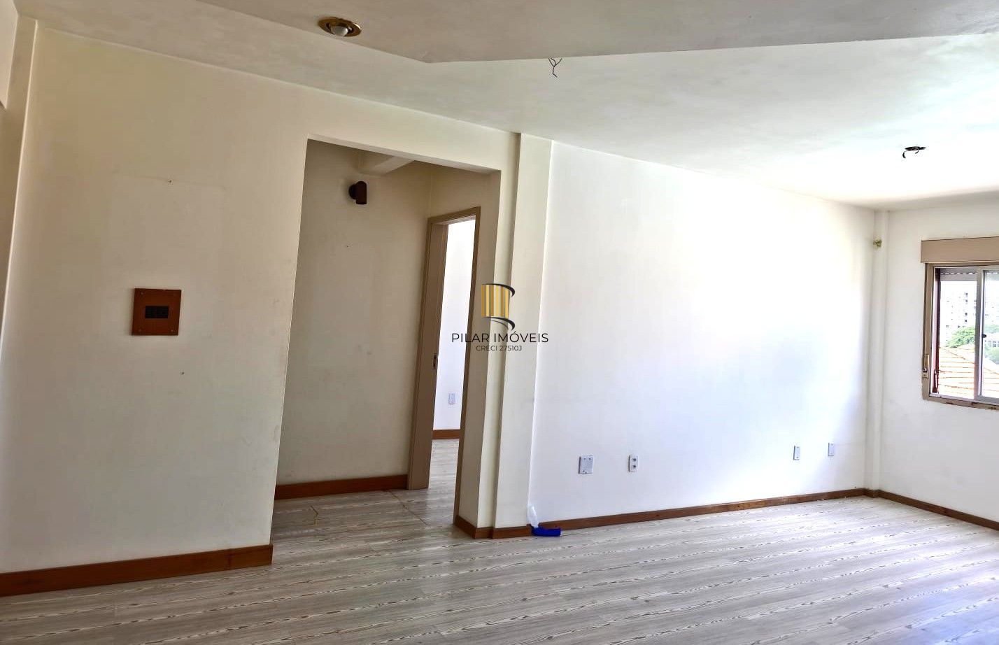 Apartamento no Passo D'areia de 1 dormitório e vaga DESOCUPADO