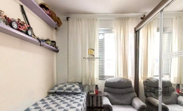 Apartamento no Centro de 2 dormitórios reformado