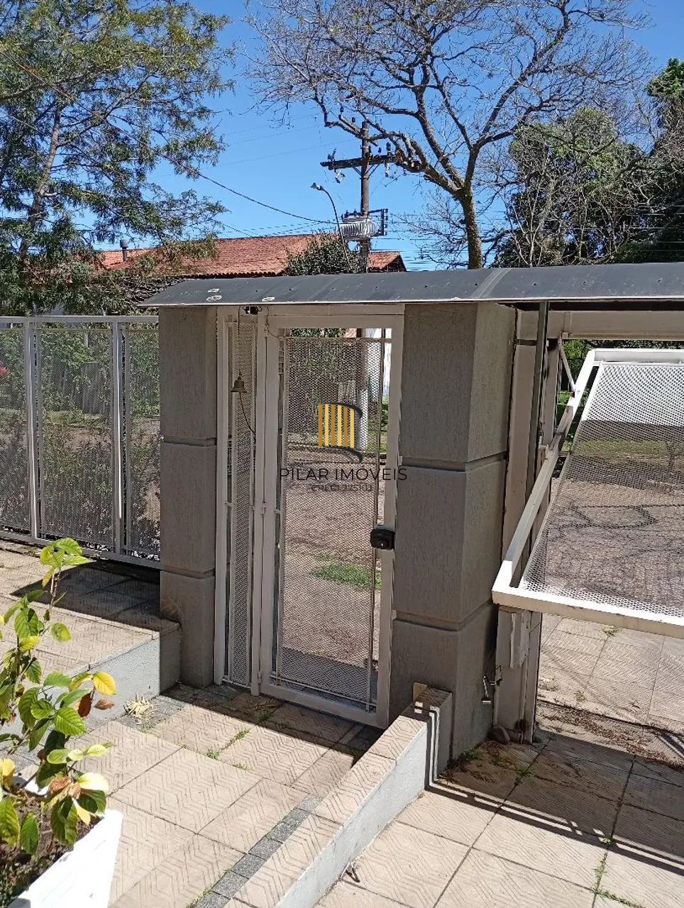 Casa 4 dormitórios no bairro Ipanema