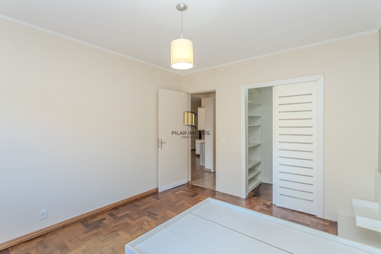 Apartamento no Centro de 1 dormitório DESOCUPADO