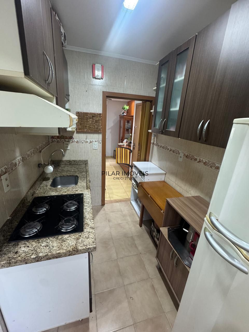 Apartamento térreo de 2 dormitórios, Menino Deus DESOCUPADO