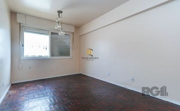 Apartamento de 2 dormitórios dependência e vaga