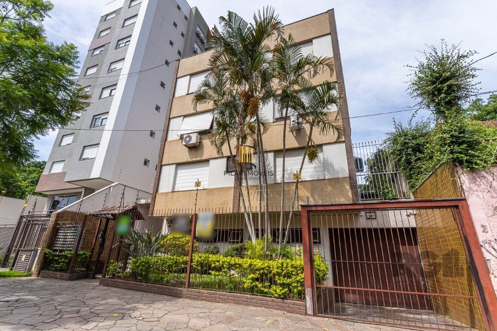 Apartamento de  2 dormitórios no Petrópolis térreo