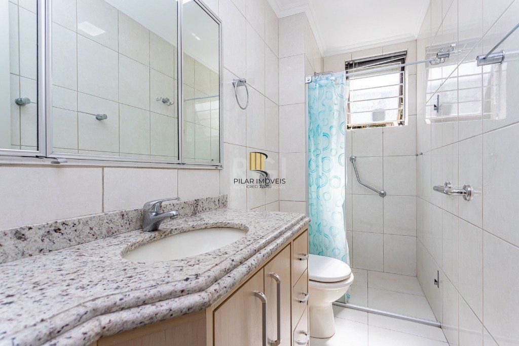 Apartamento no bairro Mont Serrat de 3 dormitórios e vaga Desocupado