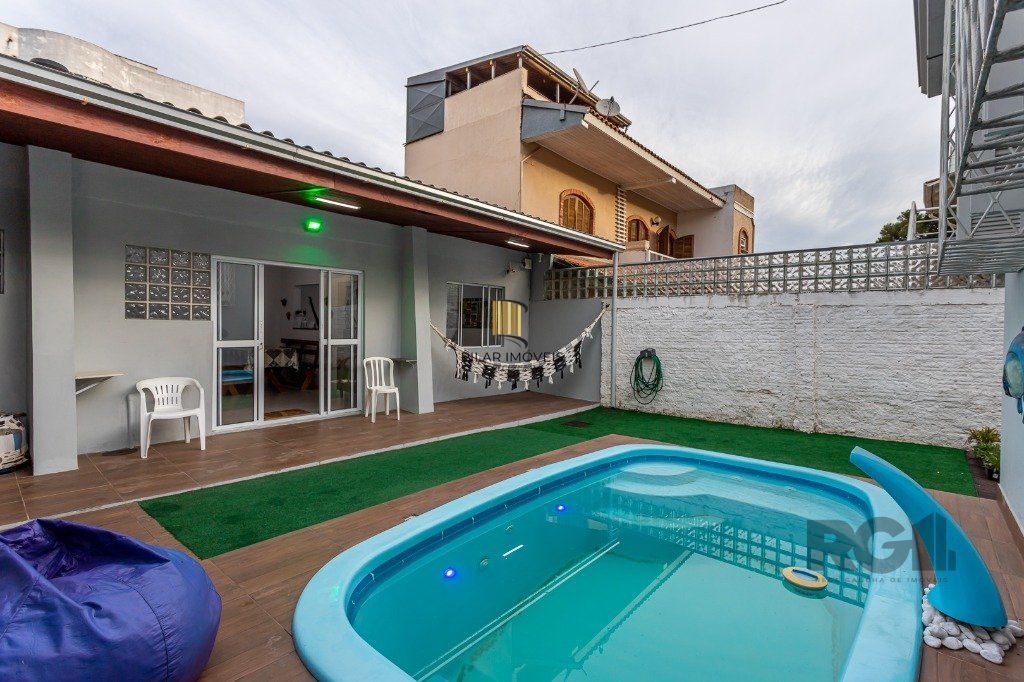 Casa no Jardim do Salso de 3 dormitórios pátio e piscina