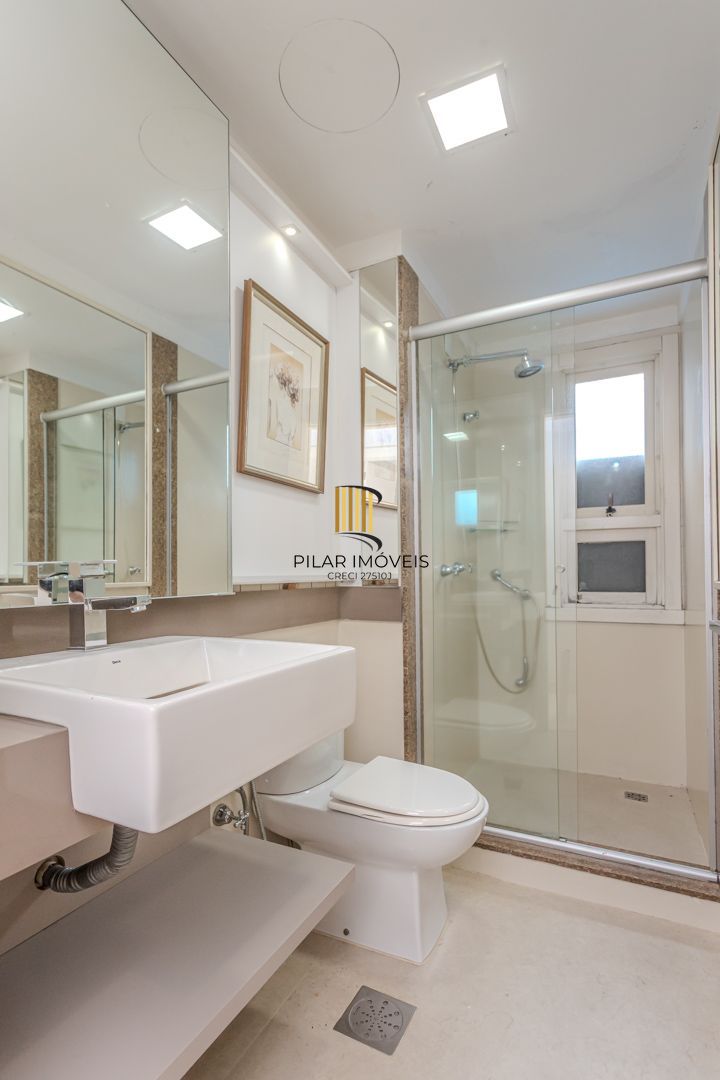 Apartamento no Moinhos de Vento de 3 dormitórios e vaga DESOCUPADO