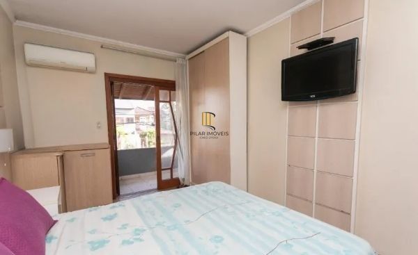 Casa sobrado no bairro Ecoville de 3 dormitórios e 4 vagas