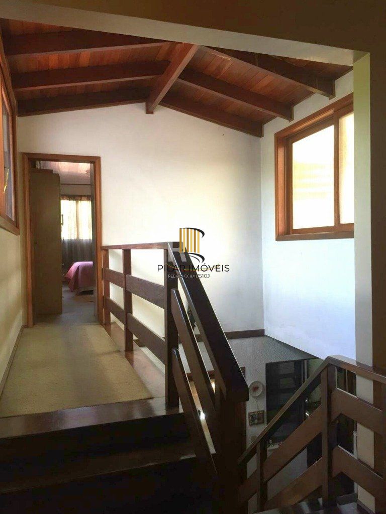 Casa para Venda - 340m², 4 dormitórios, sendo 2 suites, 3 vagas - Jardim Lindóia