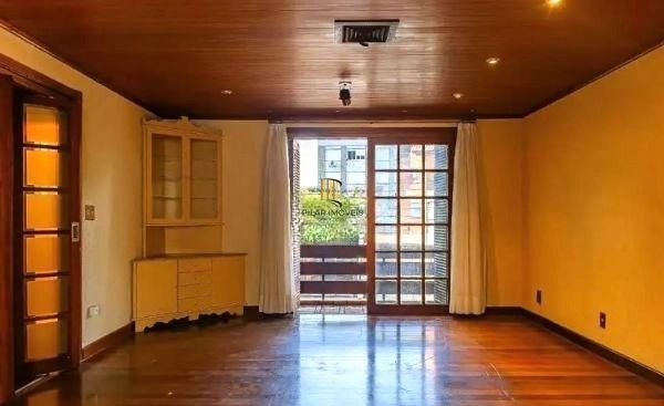 Casa sobrado no bairro Bela Vista de 3 dormitórios e 3 vagas DESOCUPADA