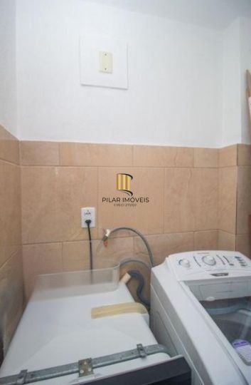 Apartamento TÉRREO com pátio no Menino Deus de 2 dormitórios e vaga rotativa