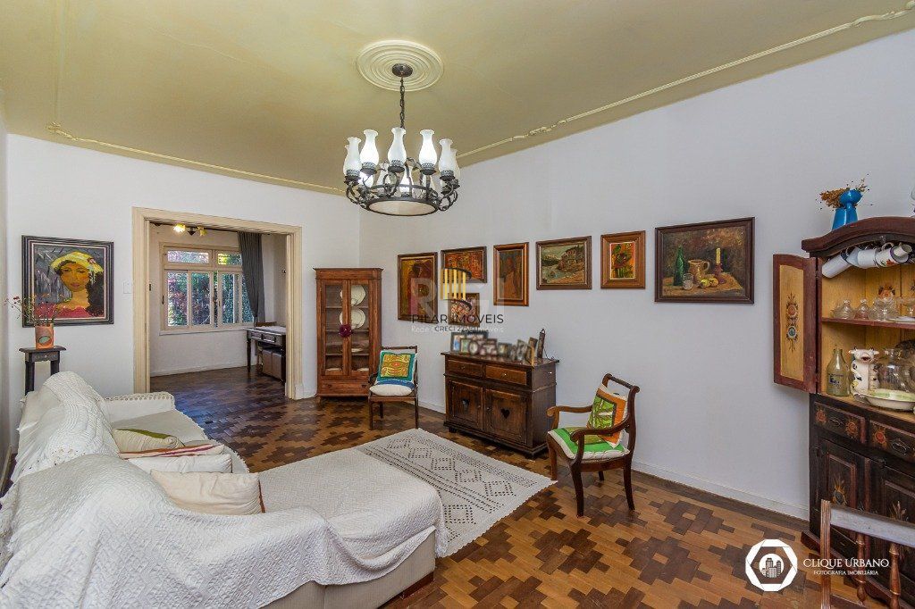 Casa para Venda de 3 dormitórios, Petrópolis