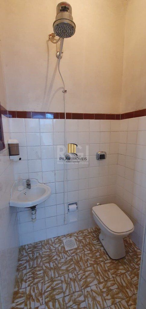 Casa para Venda 3 dormitórios, 2 vagas - Petrópolis