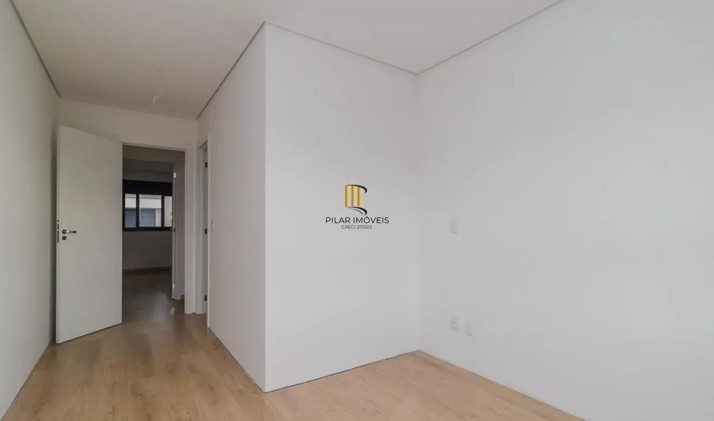 Apartamento NOVO no bairro Cristal de 2 dormitórios e vaga DESOCUPADO