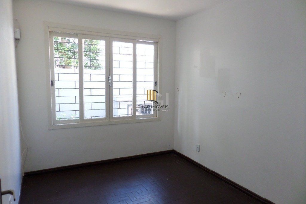 Casa no bairro Jardim Botânico de 3 dormitórios e 2 vagas