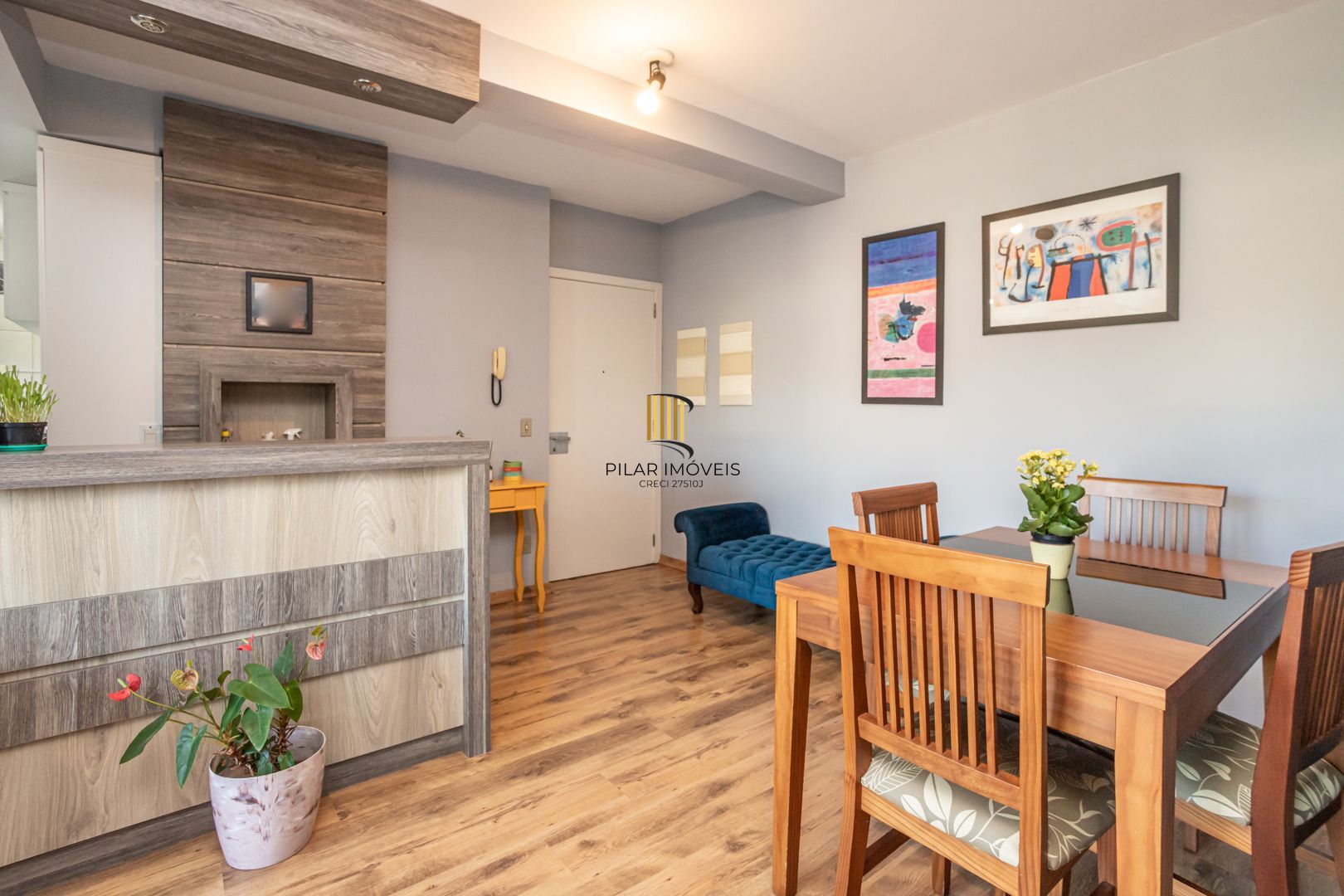 Apartamento no Cristal de 3 dormitórios , 2 vagas e infra