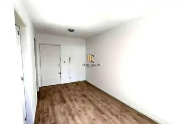 Apartamento no Cristal de 1 dormitório e vaga DESOCUPADO