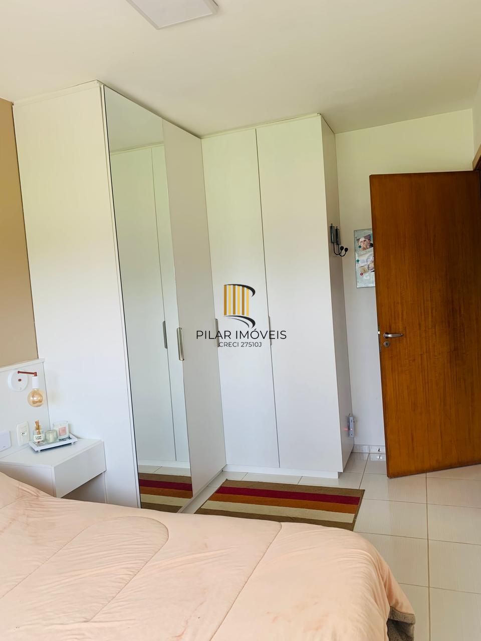 Apartamento no bairro Camaquã de 2 dormitórios vaga e infra