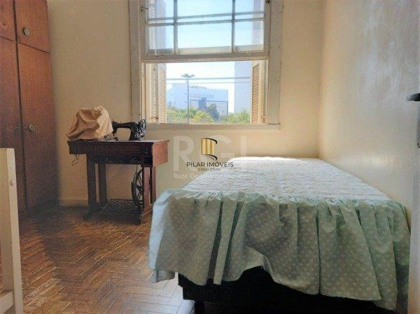 Apartamento no Bom Fim de 3 dormitórios frente com 103m²