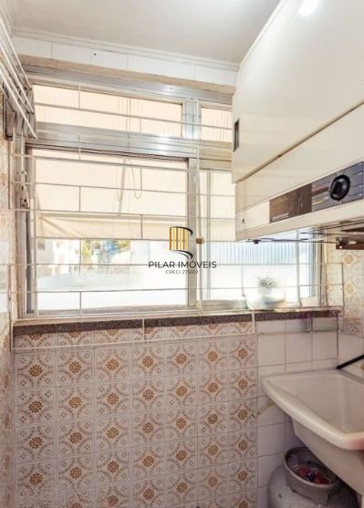Apartamento no Passo D'areia de 1 dormitório e vaga