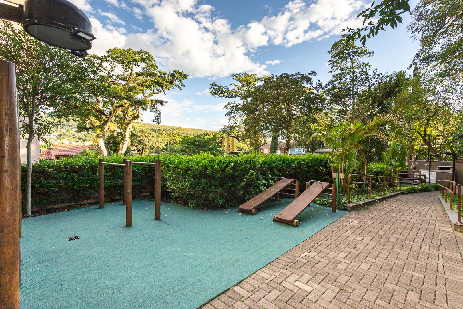 Apartamento no bairro Teresópolis de 2 dormitórios vaga e infra